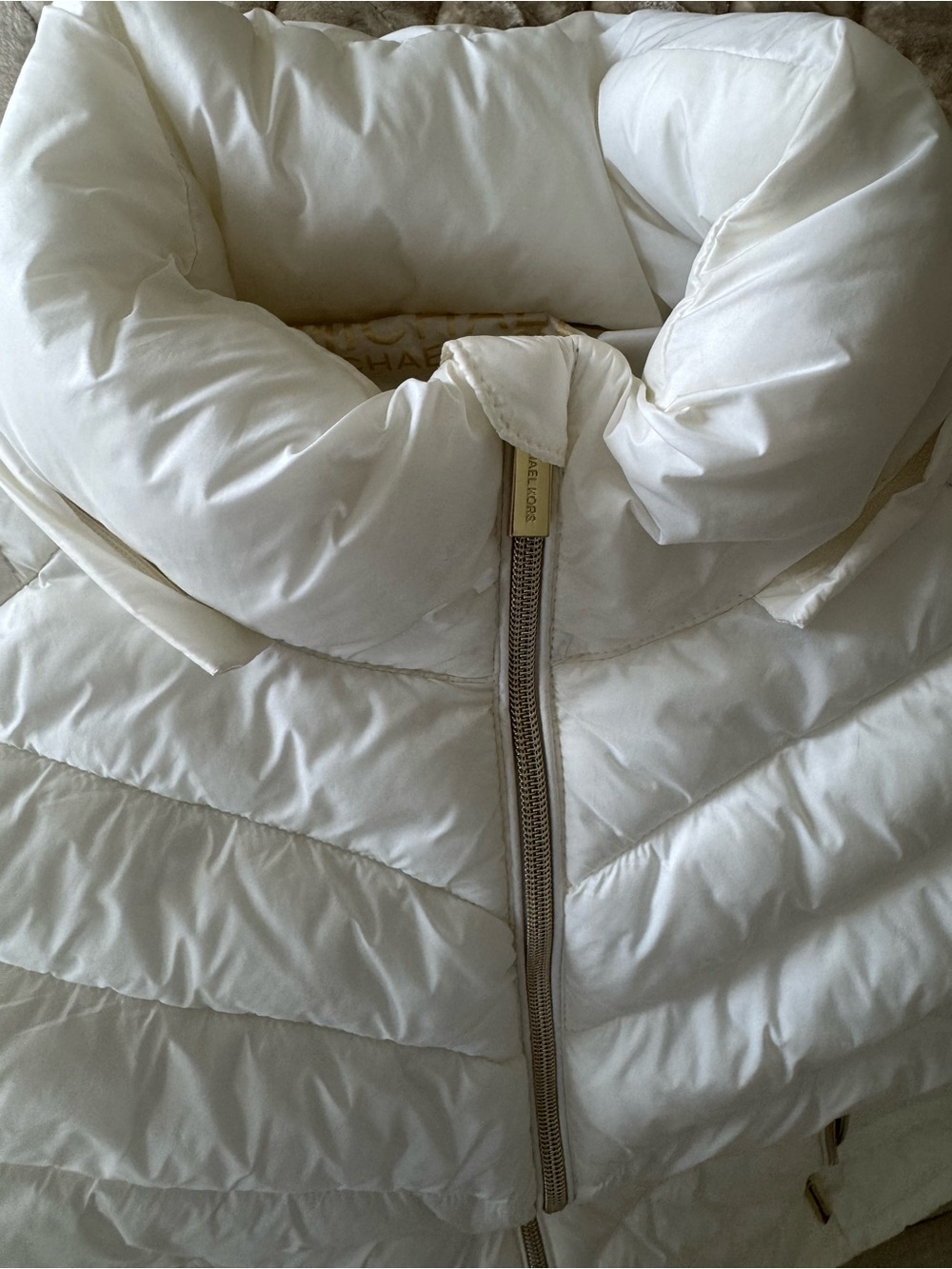 Michael Kors Packable Quilted Puffer Vest White Size XL Gold Hardware - Picture 9 of 17